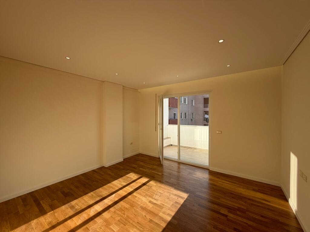 Apartament 2+1 per shitje ne Shkoze