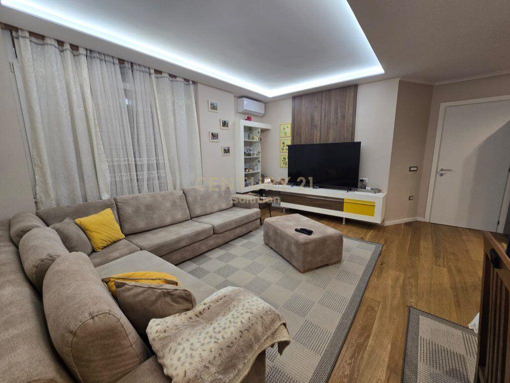 APARTMENT 2+1 FOR SALE NEAR "RED SCHOOL"!!!