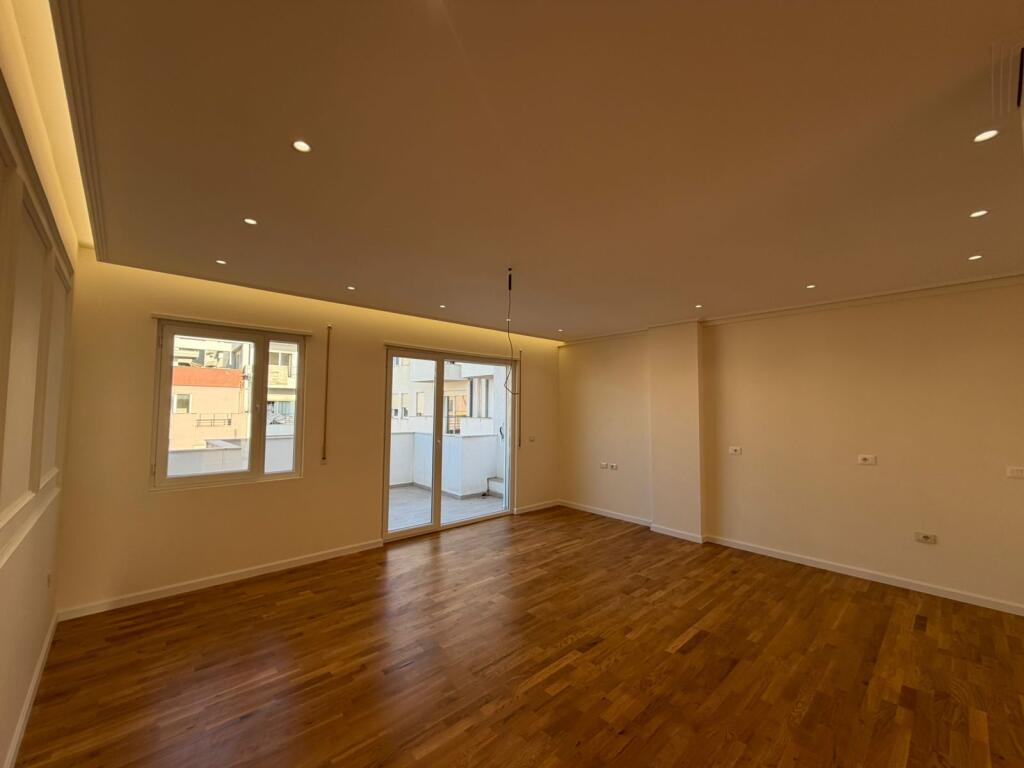 Apartament 2+1 per shitje ne Shkoze