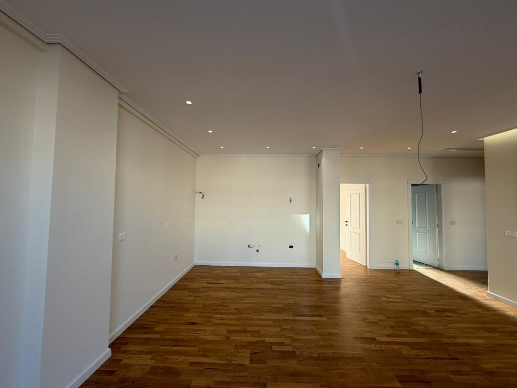 Apartament 2+1 per shitje ne Shkoze