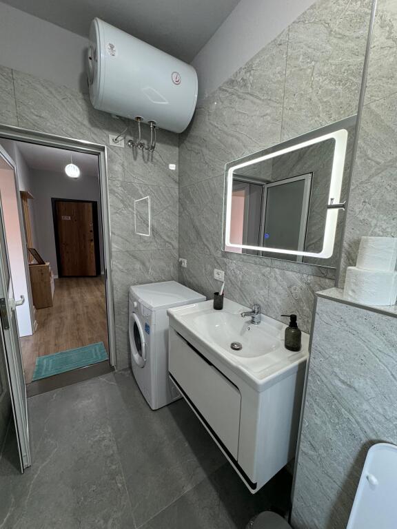 Apartment 2+1, Don Bosko!