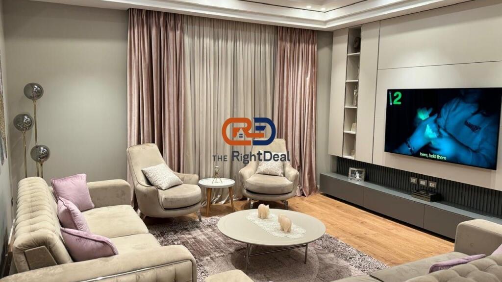 Tek Kompleksi Turdiu, Shitet Apartament Luksoz 3+1+2 Me Post Parkimi!!