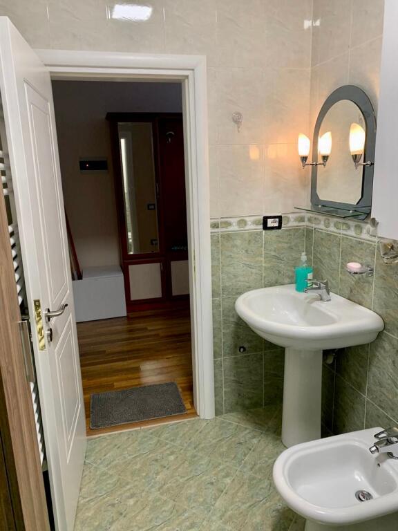 📣 QERA Apartament 1+1 📍Rruga e "Elbasanit", Prane Universitet "Luarasi" ✨  