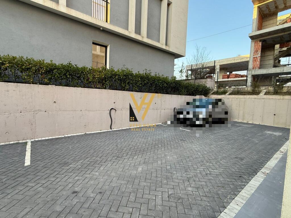 JEPET APARTAMENT 2+1+VERANDE ME QERA TE O2 RES, FARKE 1.300 EURO