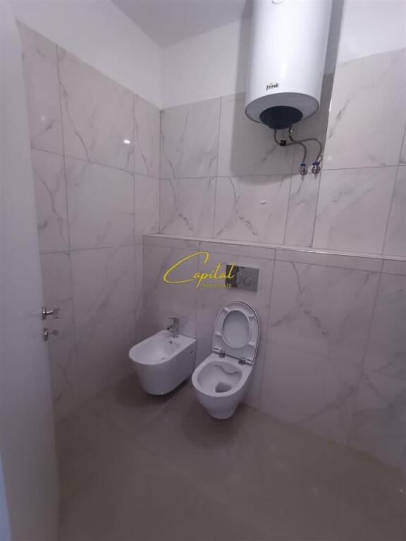 OFFICE FOR RENT 140 M2 XHAMLLIKU 95,000 LEKE
