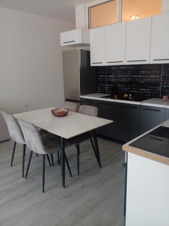 House for rent, in Pallat i Ri 2+1      ID   13222