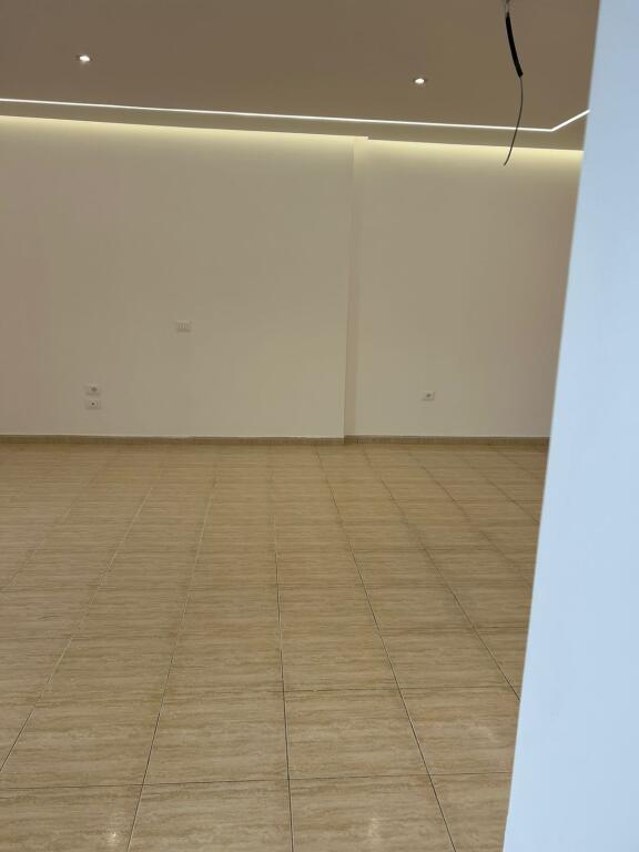 Apartament 2+1 tek Rruga e Elbasanit 190 m2!