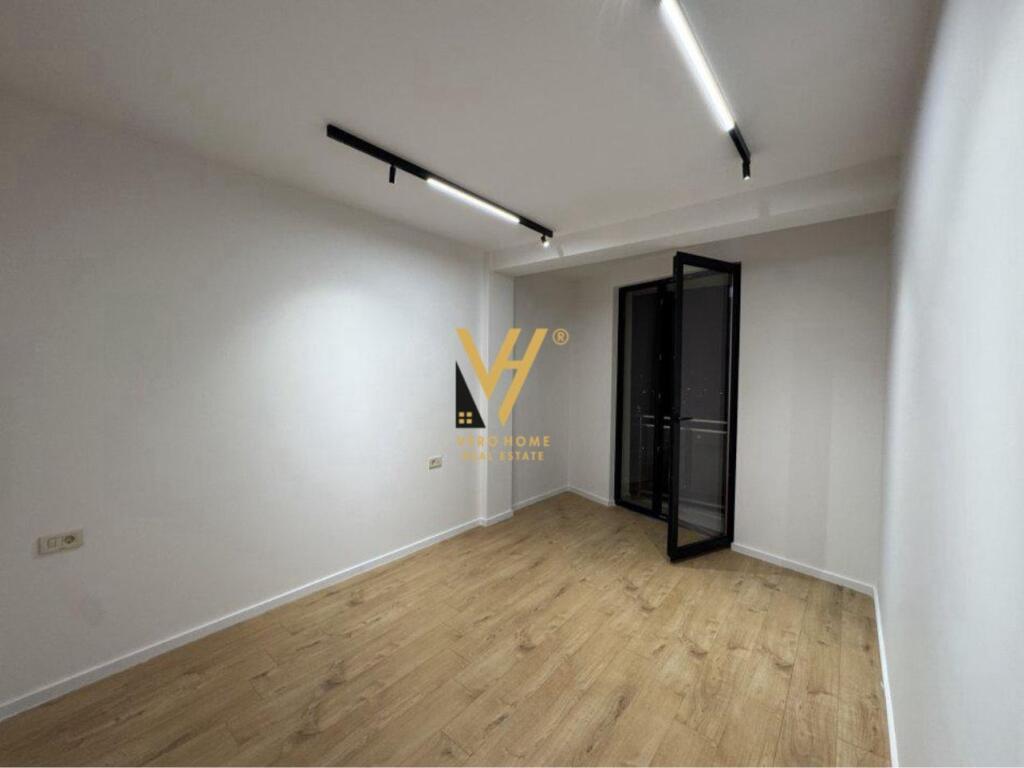 OFFICE FOR RENT 94 M2 ON DURRESIT STREET 1,000 EURO