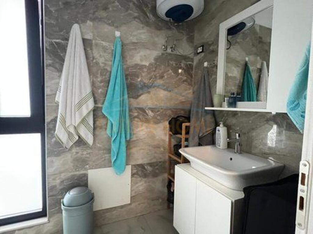 Shitet, Apartament 2+1+2, Square 21, Rruga e Kavajës