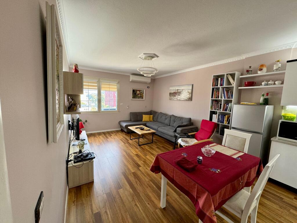 📣 QERA Apartament 1+1 📍Rruga e "Elbasanit", Prane Universitet "Luarasi" ✨  