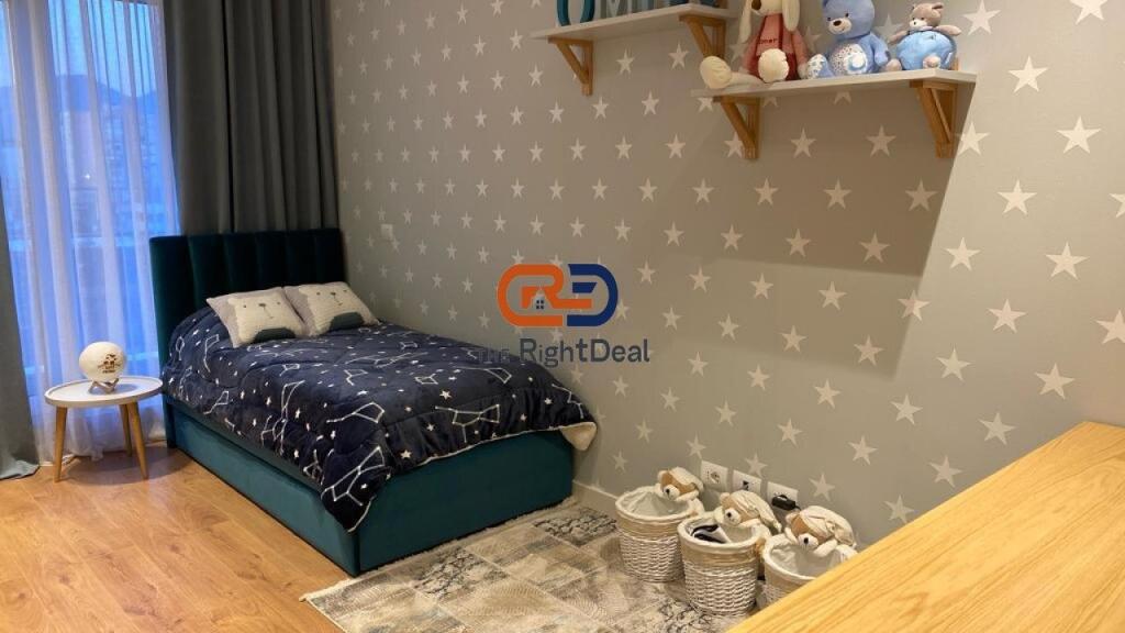 Tek Kompleksi Turdiu, Shitet Apartament Luksoz 3+1+2 Me Post Parkimi!!