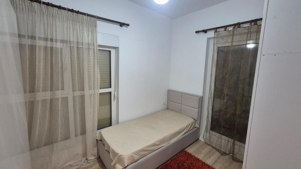Appartamento 2+1 in affitto ad Ali Demi, Tirana