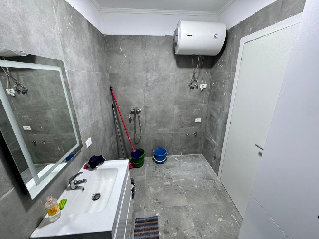 📣 SHITET Apartament 1+1 📍 Rruga "Jordan Misja", Prane Universitetit "Beder" ✨  