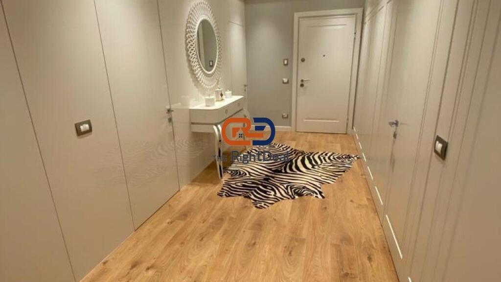 Tek Kompleksi Turdiu, Shitet Apartament Luksoz 3+1+2 Me Post Parkimi!!