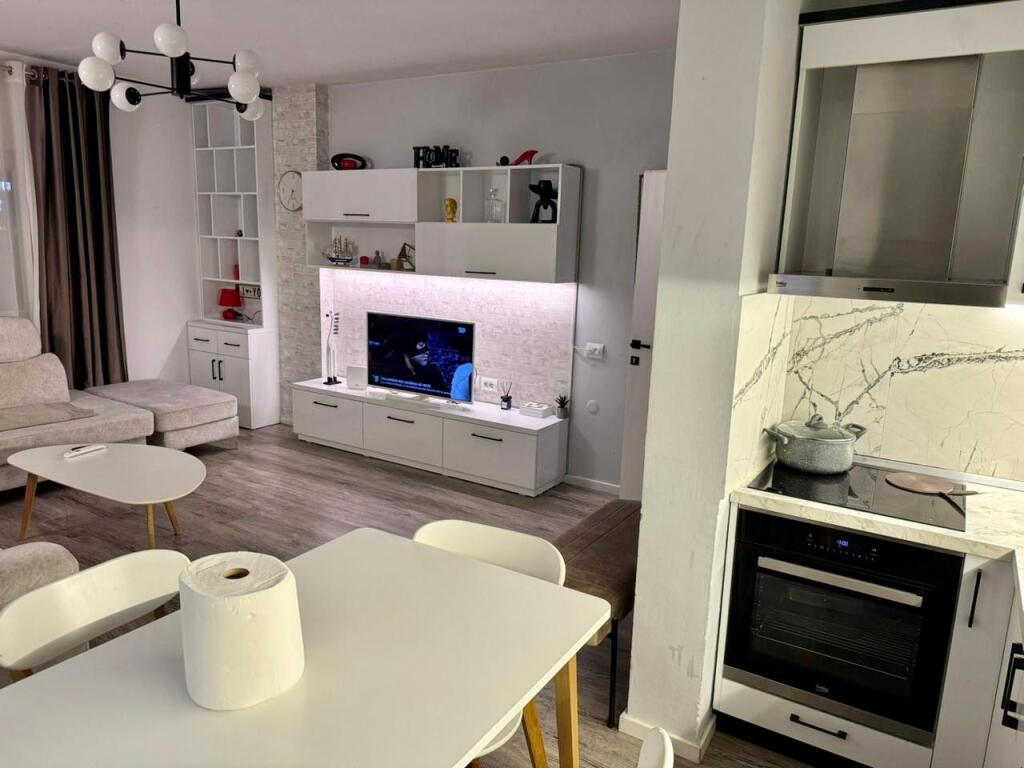 📣 QERA SUPER Apartament 2+1 📍 Stacioni i Trenit, Prane Unazes Se Vogel ✨