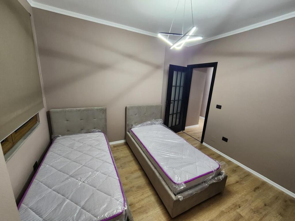 3+1,i mobiluar te 21 dhjetori,cmimi 1200 mije leke