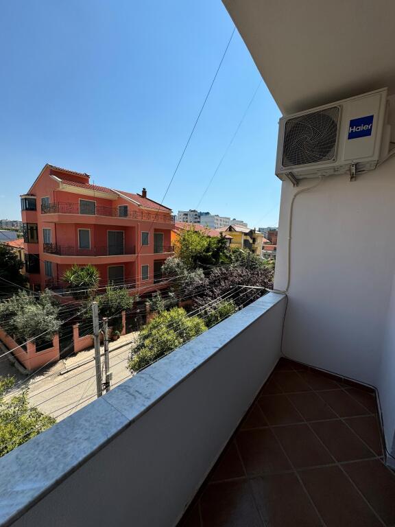 Apartment 2+1, Don Bosko!