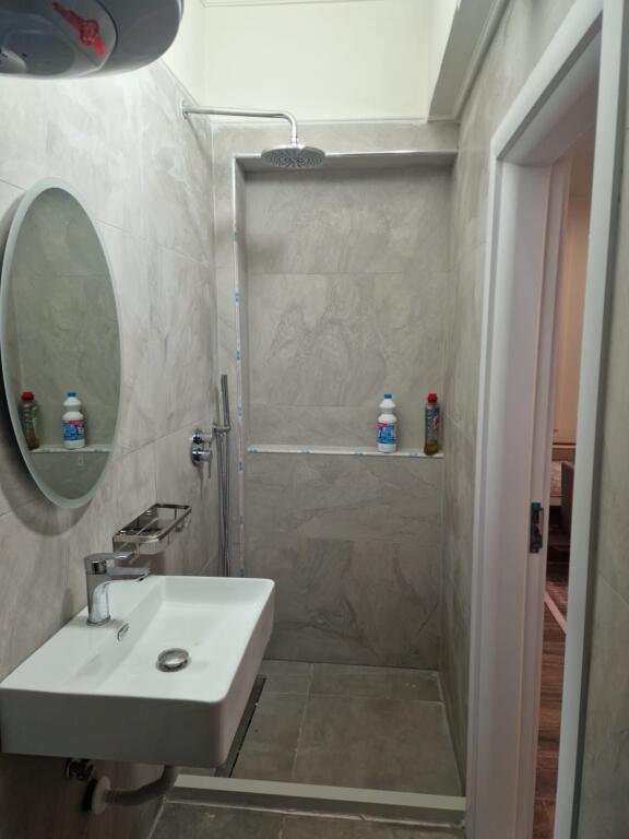 Apartament 2+1 tek Stacioni Trenit!