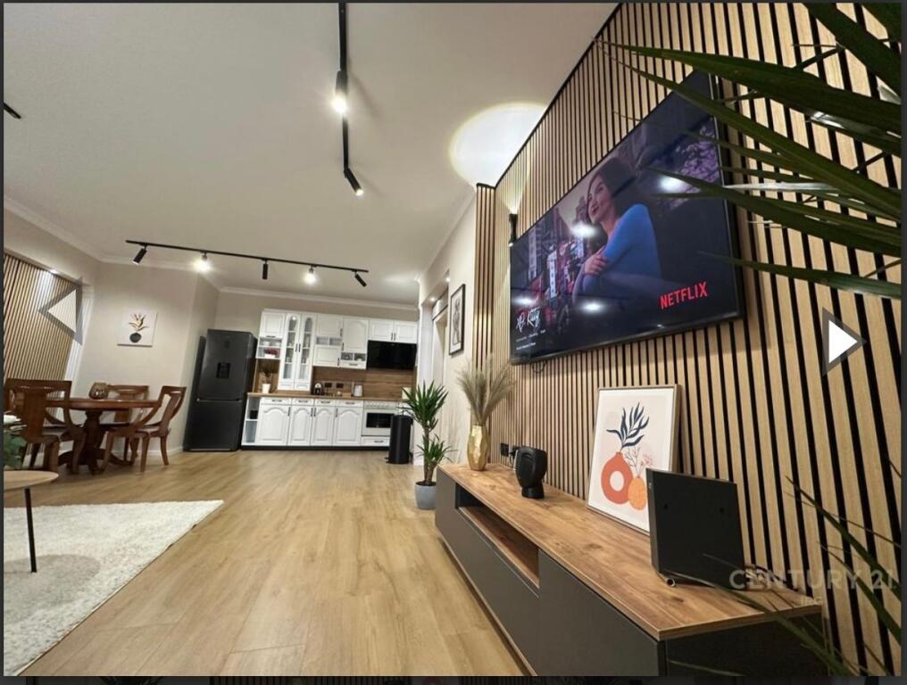 2+1,arredato in piazza Wilson,1500 euro