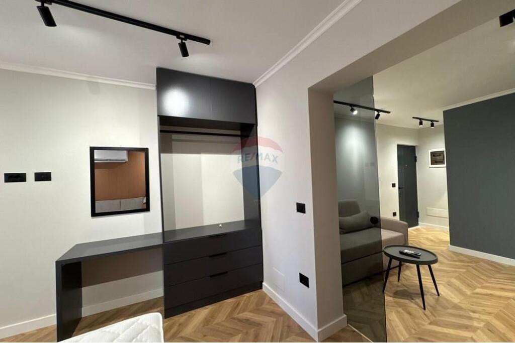 Shiten 2 Apartamente 1+1 dhe Garsoniere, Mine Peza