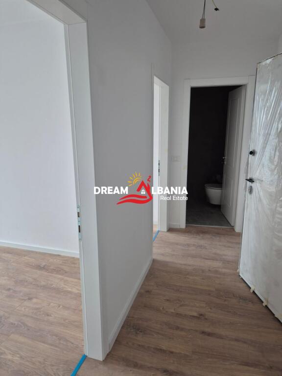 Jepet me qera apartament 2+1+2 per banim/biznes dhe parking i perfshire tek liqeni i Tiranes, kompleksi Lake View (ID 42611396)