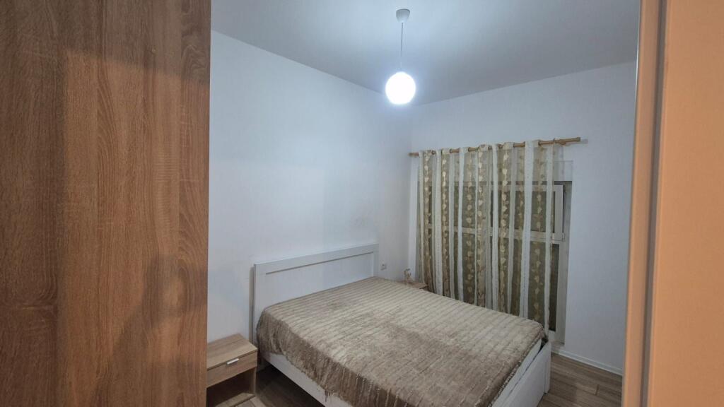 Appartamento 2+1 in affitto ad Ali Demi, Tirana
