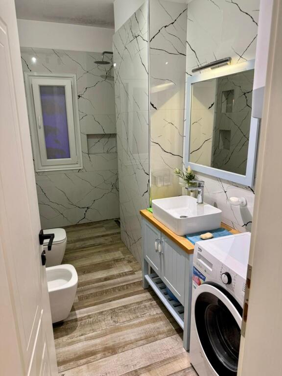 📣 QERA SUPER Apartament 2+1 📍 Stacioni i Trenit, Prane Unazes Se Vogel ✨