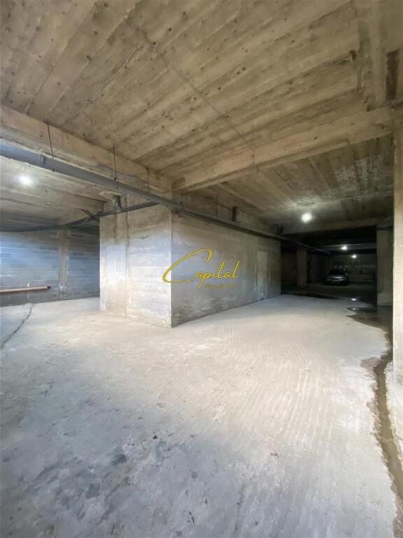 WAREHOUSES FOR RENT 700 M2 FRESKU 100,000 LEKE