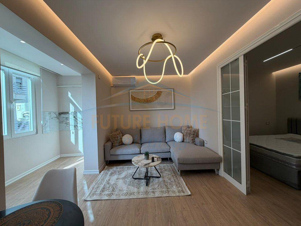 Shiten, Apartament 1+1 &amp; Garsoniere, Rruga e Barrikadave, Tiranë.