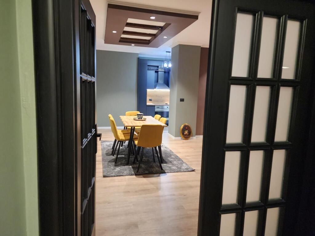 3+1,i mobiluar te 21 dhjetori,cmimi 1200 mije leke