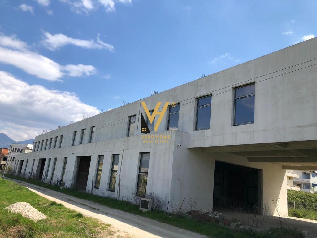 WAREHOUSE 2,500 M2 FOR RENT IN KAMEZ 8,000 EURO