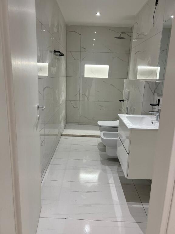 Apartament 2+1 tek Rruga e Elbasanit 190 m2!