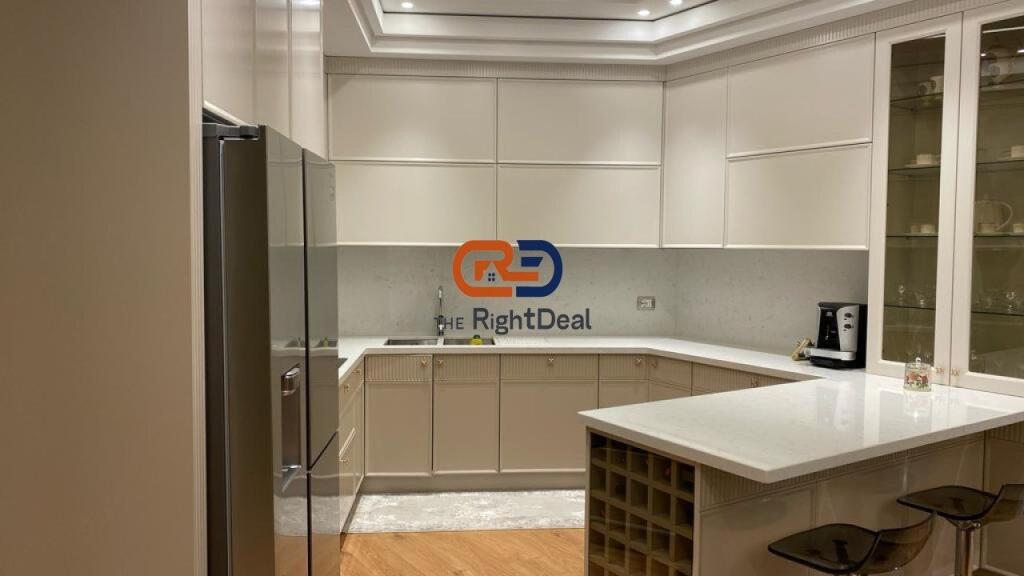 Tek Kompleksi Turdiu, Shitet Apartament Luksoz 3+1+2 Me Post Parkimi!!