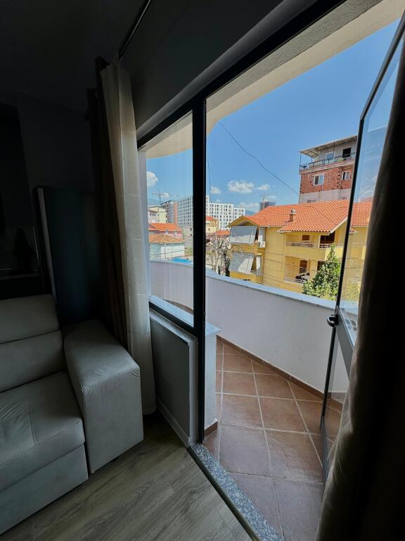Apartment 2+1, Don Bosko!