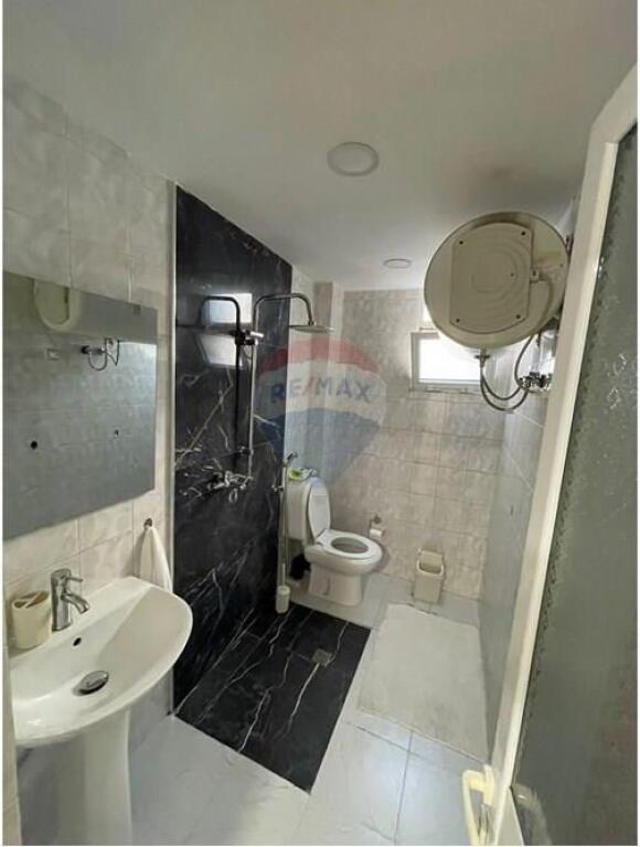 Apartment - For Rent - Zogu I Boulevard, Tirana