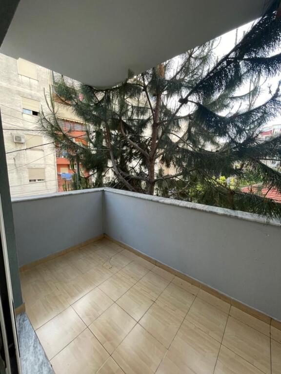Vendesi appartamento 2+1 con ipoteca a Fresk