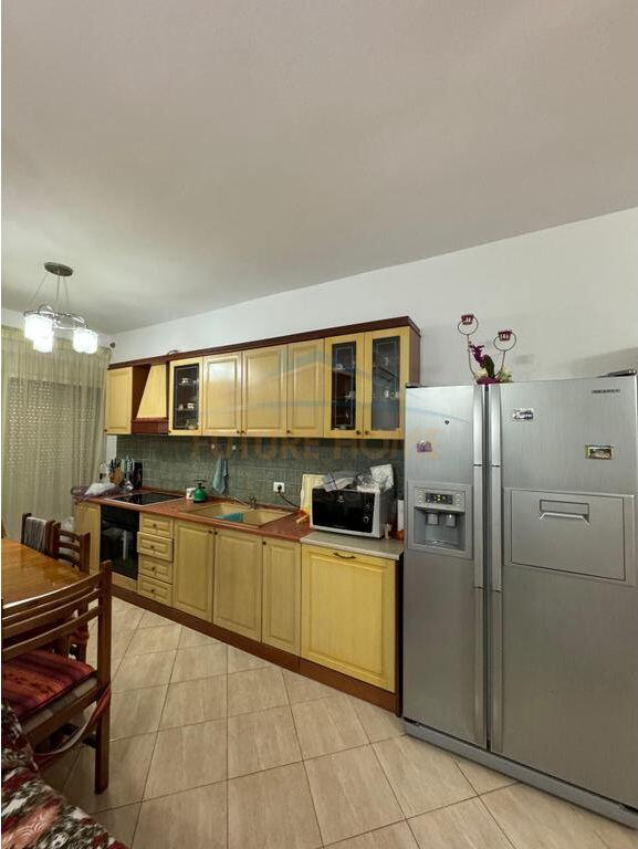 Qera, Apartament 2+1, Fresk, Tirane