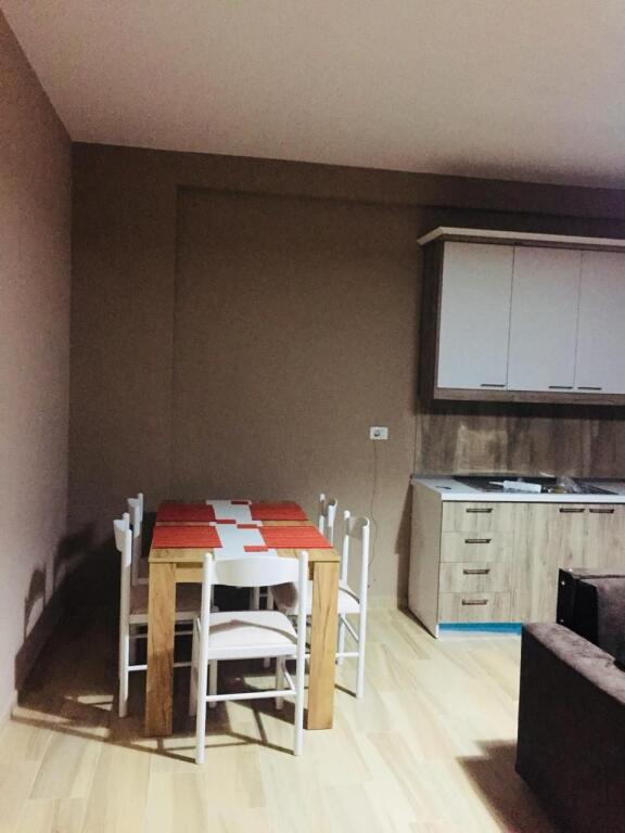 Appartamento arredato in vendita, 2+1+balcone, presso la Residenza “Shopi”, Elbasan