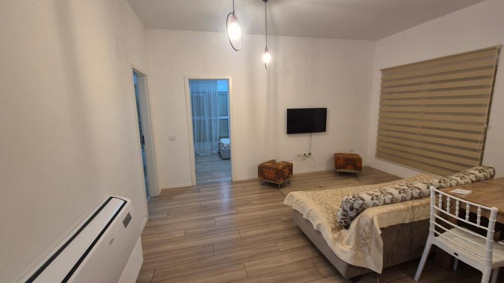 Appartamento 2+1 in affitto ad Ali Demi, Tirana