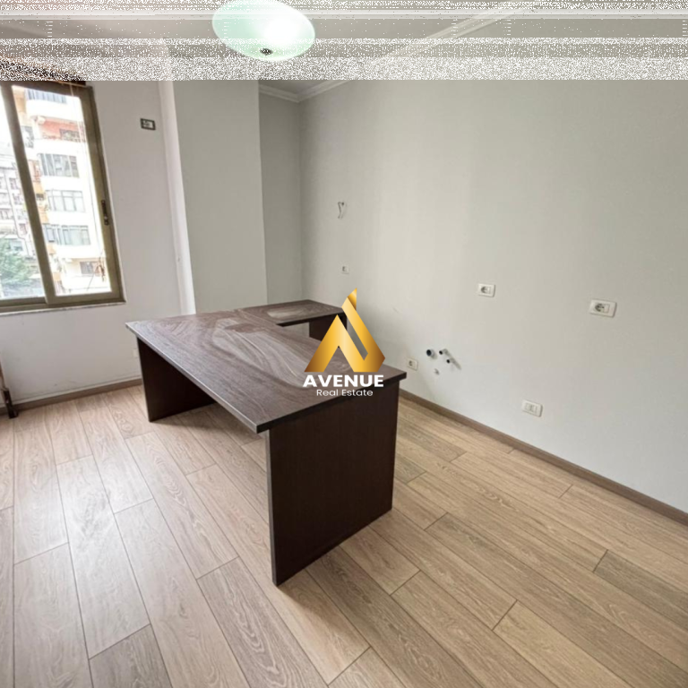 VENDESI APPARTAMENTO 2+1+2 VICINO A 21 DHJETORI, TIRANA