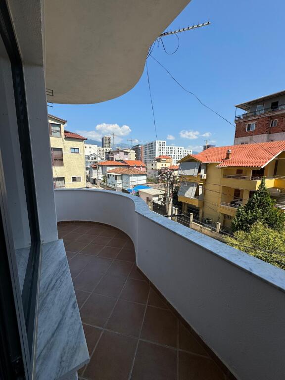 Apartment 2+1, Don Bosko!