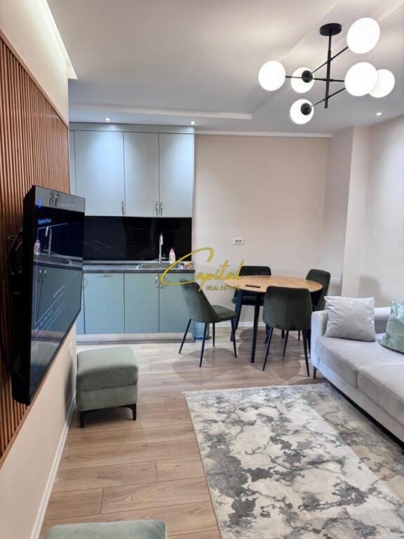 VENDESI APPARTAMENTO 1+1 OSPEDALE AMERICANO 3 152.000 EURO