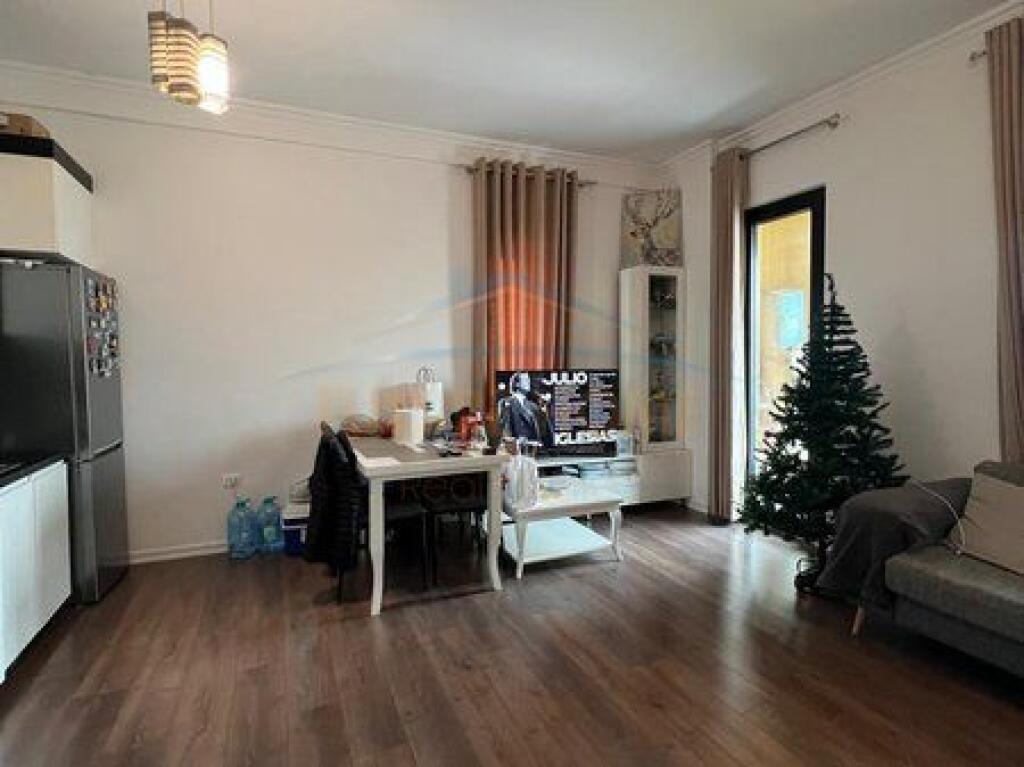 Shitet, Apartament 2+1+2, Square 21, Rruga e Kavajës