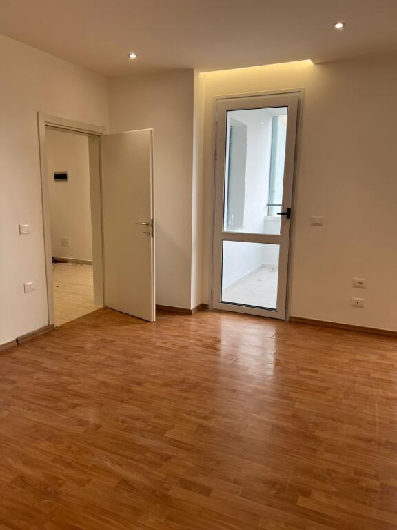 Apartament 2+1 tek Rruga e Elbasanit 190 m2!