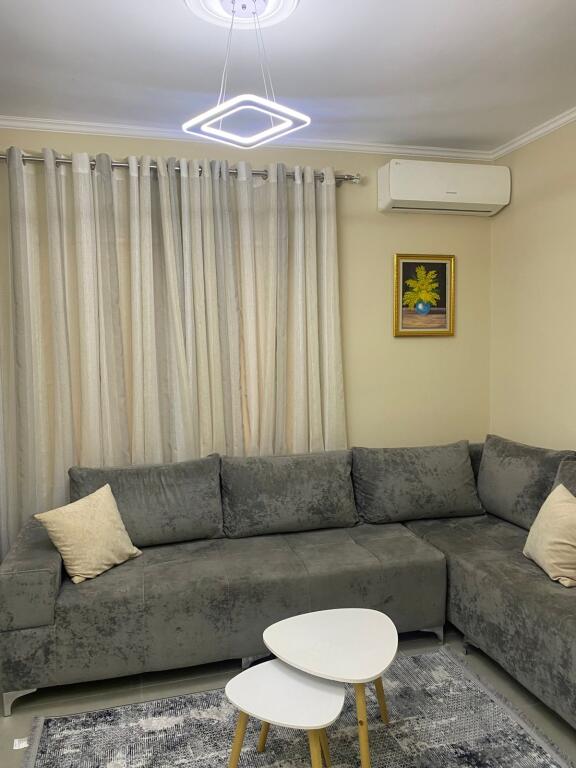 Jepet me qira apartament 1+1 - 400€-Laprake!!!