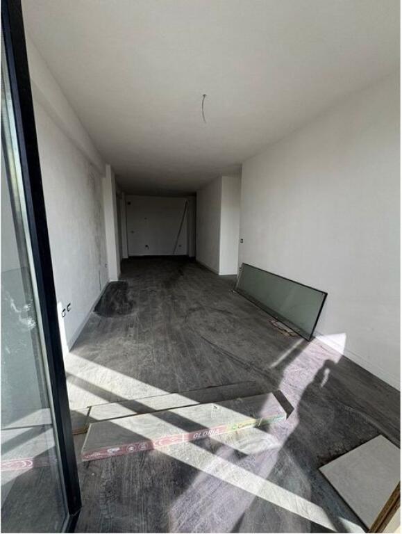 Shitet Apartament 3+1+2 Ish Fusha Aviacionit