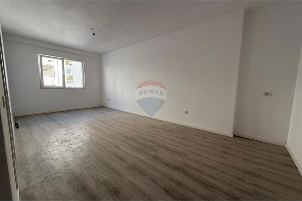 Apartament - Për Shitje - Rruga Dritan Hoxha, Tiranë
