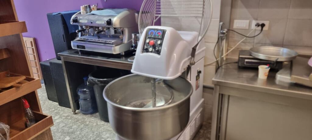 Affittasi forno per pane con Misto Mame