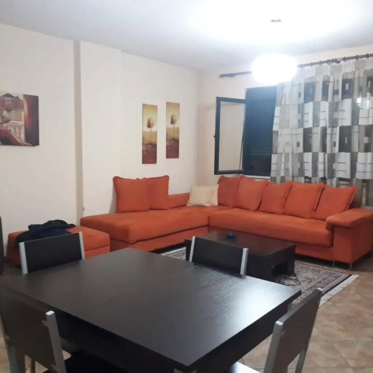 Affittasi 1+1 Super Posizione..!!  📍 Via Sami Frashëri (Vicino a Piazza Willson)
