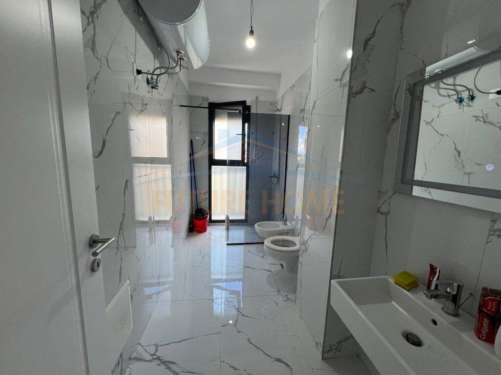 Shitet Apartament 2+1+2, Bulevardi i Ri